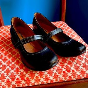 Women’s Hush Puppies Mary Jane shoes
